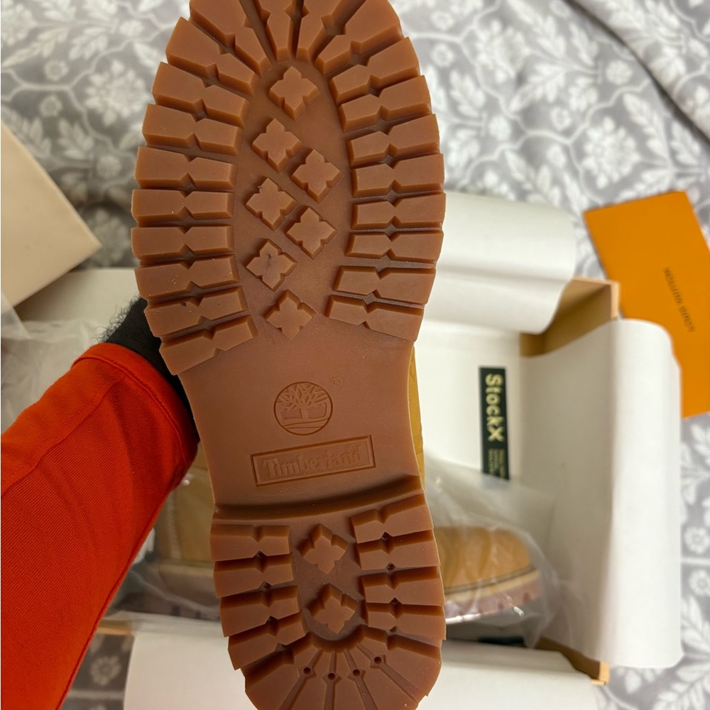 Louis Vuitton Yellow and Black Leather Detail - Picture 5 of 12